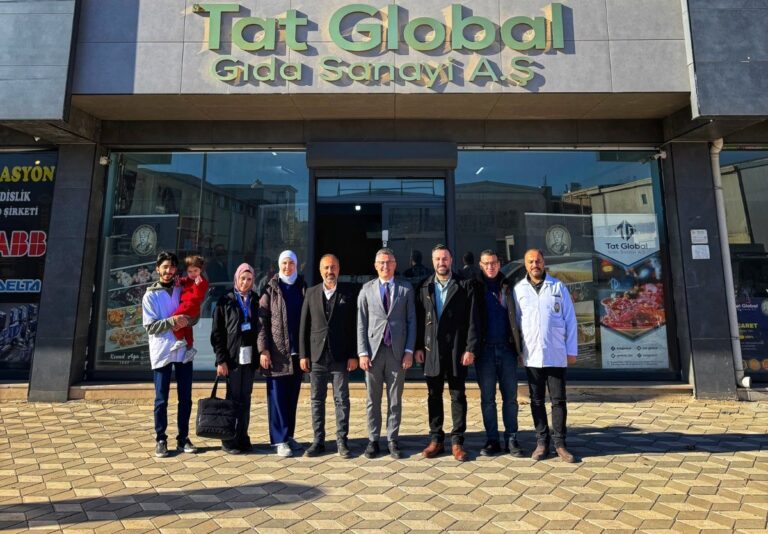 Gaziantep KOSGEB İl Müdürü Dr. Muhammed Paksoy’u Tat Global Gıda Sanayi A.Ş. fabrikamızda ağırlamaktan büyük memnuniyet duyduk.