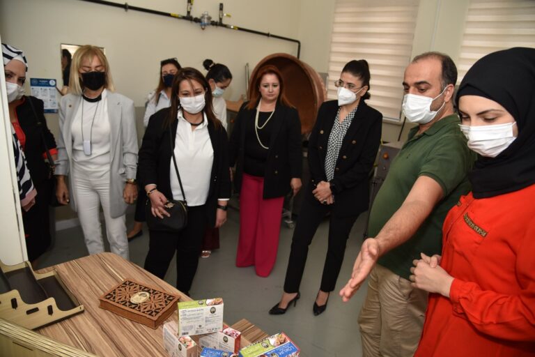 Türkiye Odalar Borsalar Birliği Gaziantep Kadın Girişimciler Kurulu Başkanı Ayşen Ahi ve kurul üyeleri firmamızı ziyaret etti.